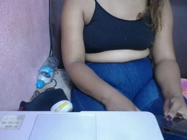 Offline jenniella on BongaCams