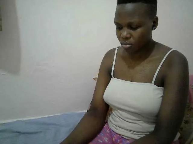 Offline juicy-bella on BongaCams