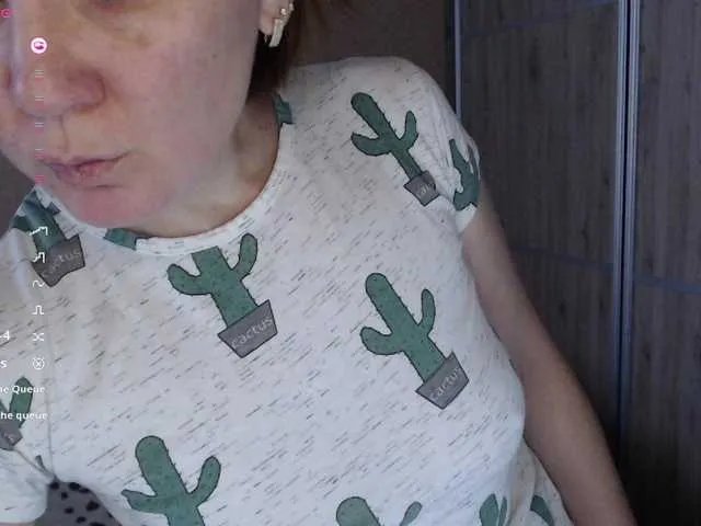 Offline Julia99 on BongaCams