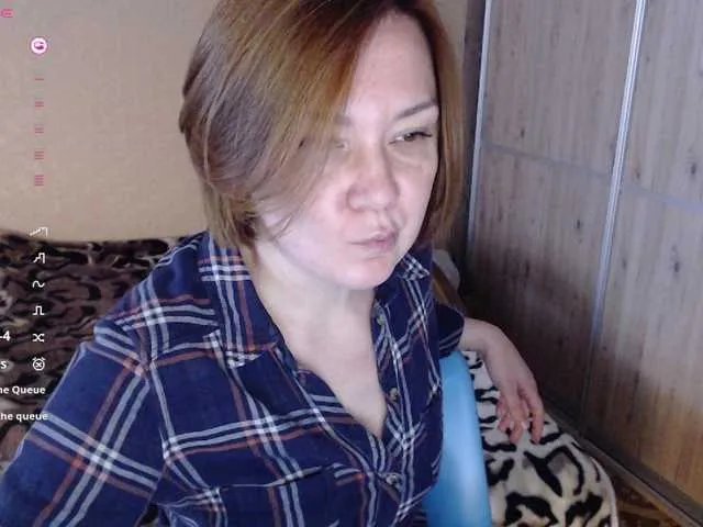 Offline Julia99 on BongaCams