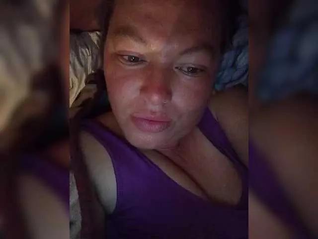 Offline Juliamad on BongaCams