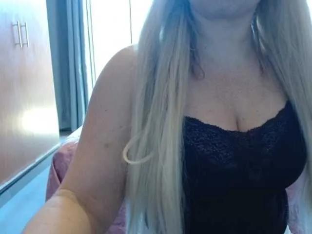 Freechat Jussara-Milf on BongaCams