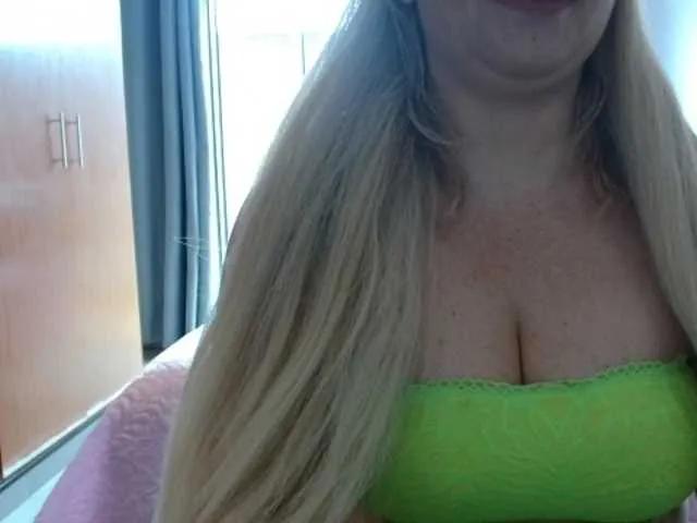 Freechat Jussara-Milf on BongaCams