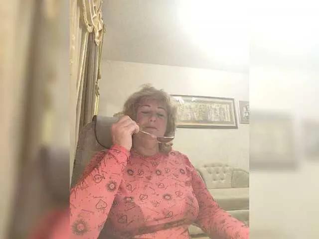 Offline KarinkaSweet on BongaCams