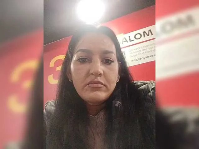 Offline karolinahotbaby on BongaCams