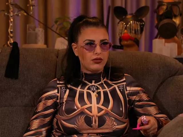 Offline KellyKent on BongaCams