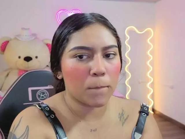 Freechat kendra-tay on BongaCams