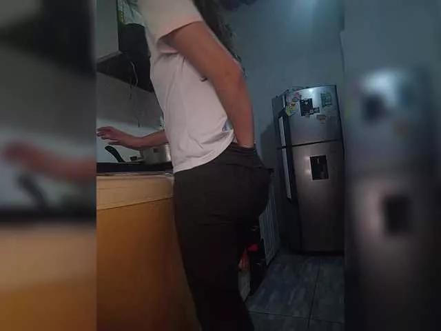 Freechat Kingofqueen23 on BongaCams