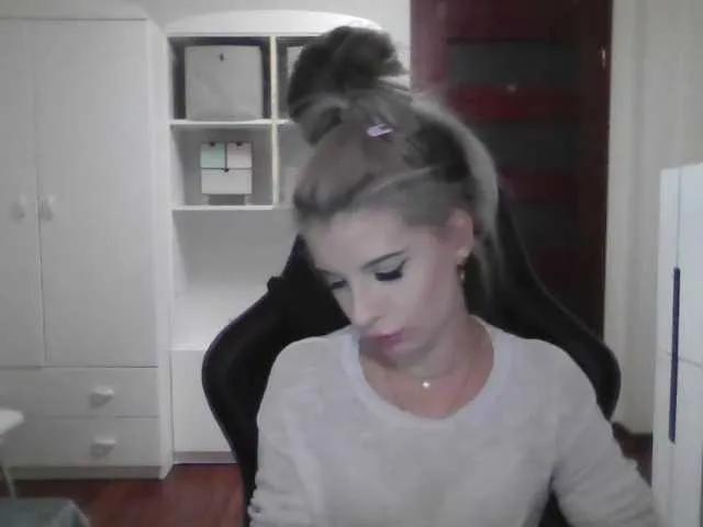 Freechat KristineNatural on BongaCams