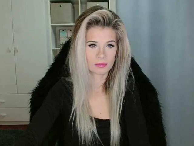 KristineNatural — I'm drawn to confident guys who know what they want and aren't afraid to show it. I can't resist a good tease - there's something insanely hot about that slow build-up, the looks, the tension, the anticipation...