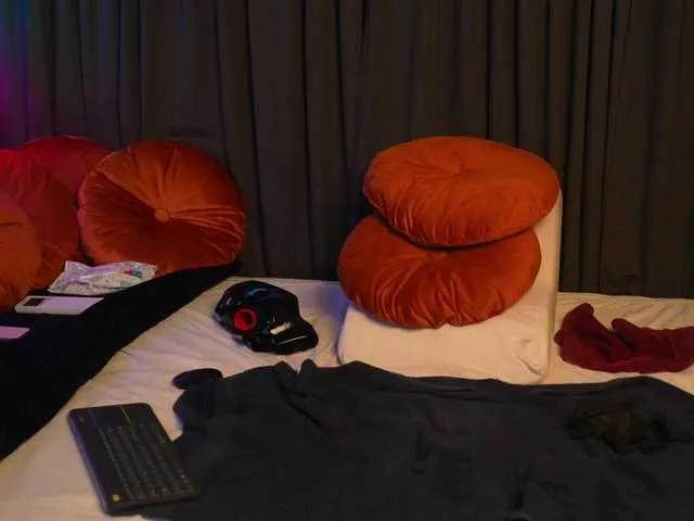 Offline lacie-le-beauty on BongaCams