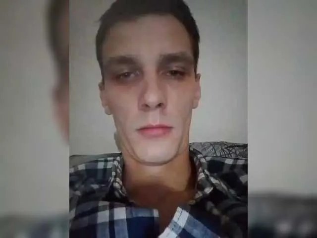 Offline Laylay13 on BongaCams