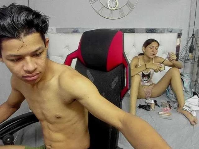 Freechat leslieanddrako on BongaCams