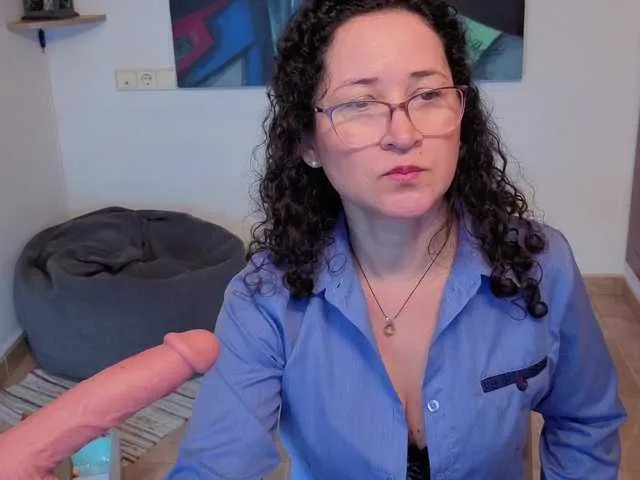 Offline Lilihotlatina on BongaCams