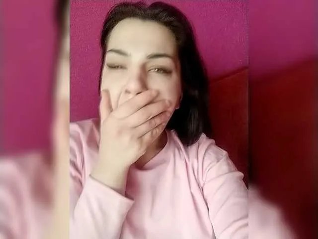 Offline Lilmommy on BongaCams