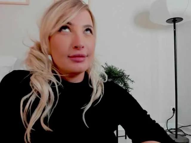 LilouKatt on BongaCams 