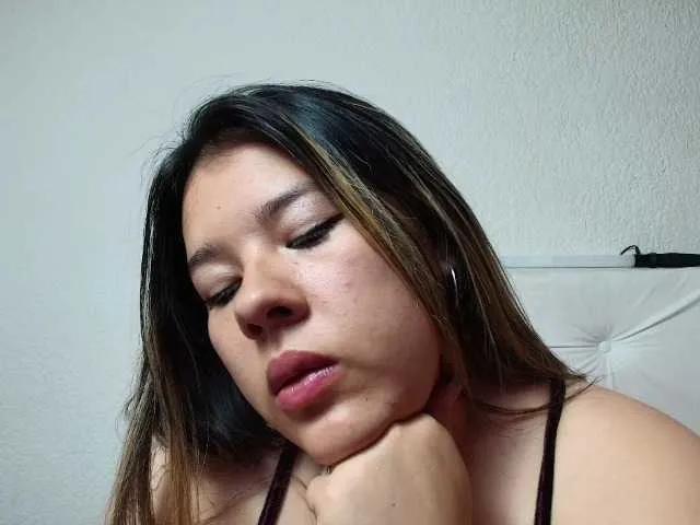 Freechat LinaBrowm on BongaCams