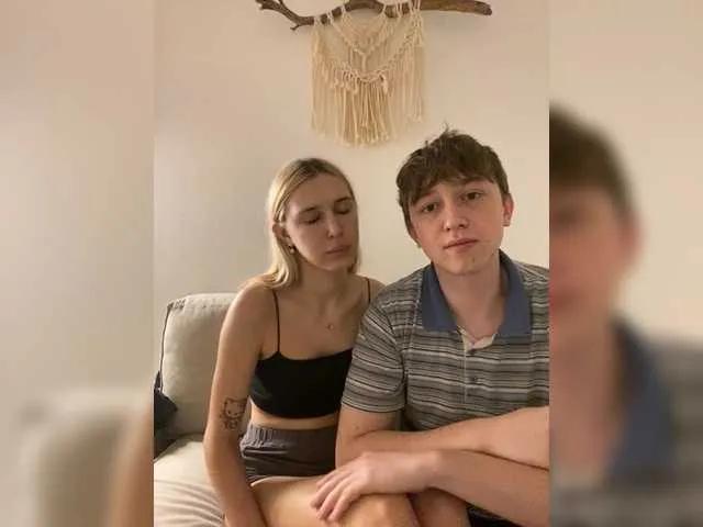 Freechat LinaTwins on BongaCams