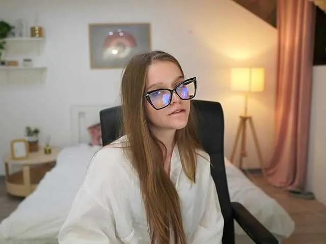 Offline lisamccoy on BongaCams