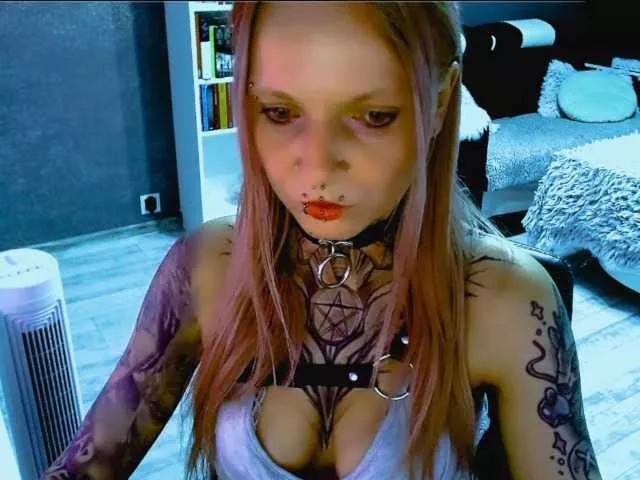 Offline LisaModel on BongaCams