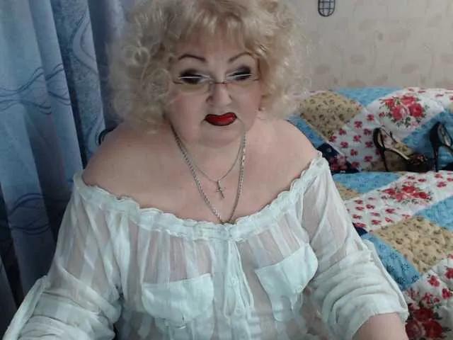 Offline livingnextdoor on BongaCams