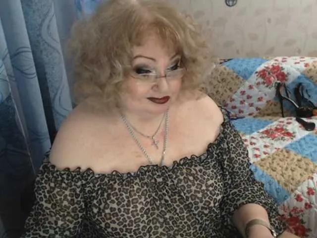 Offline livingnextdoor on BongaCams