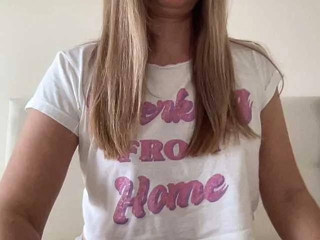 Offline LizaFlower1 on BongaCams