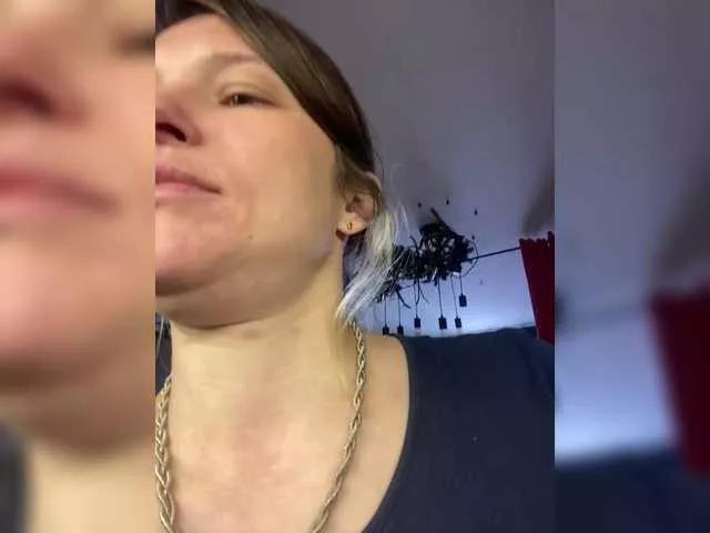 Offline Lolipops69 on BongaCams