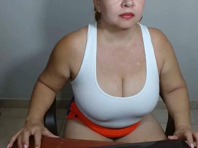 LolytaWOMAN on BongaCams 
