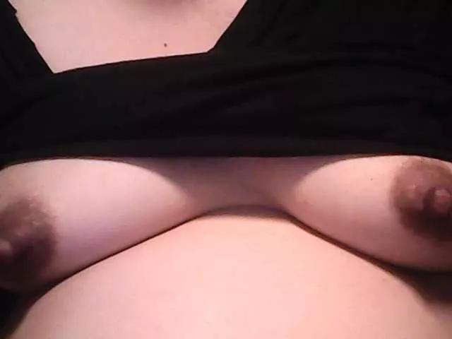 Offline lovelyshantal on BongaCams