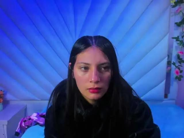 BongaCams LunaBennett is Freechat LunaBennett — I like to do everything from sensual and erotic shows to games and challenges. There is nothing that I like more to do that my spectators laugh and have fun. I also love fashion and makeup, and I love experimenting with new looks and styles.