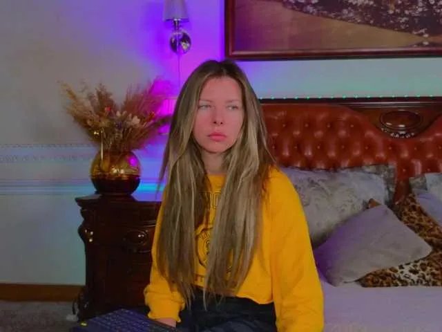 LunaRishi on BongaCams