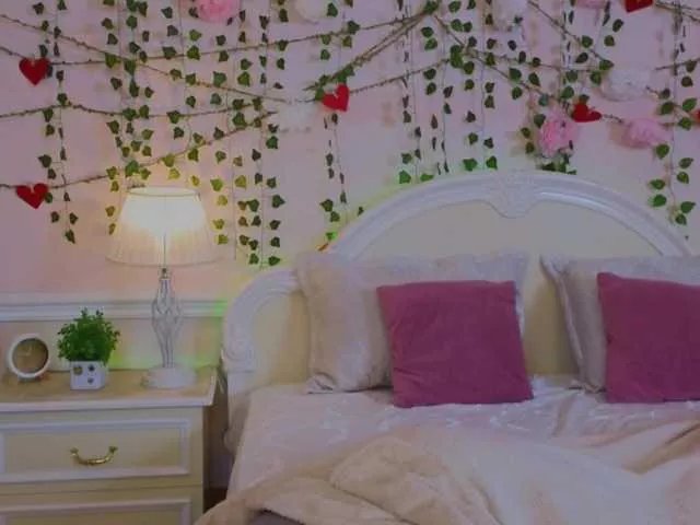 LunaRishi on BongaCams