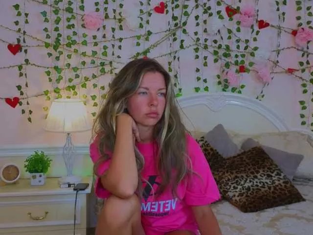 LunaRishi on BongaCams