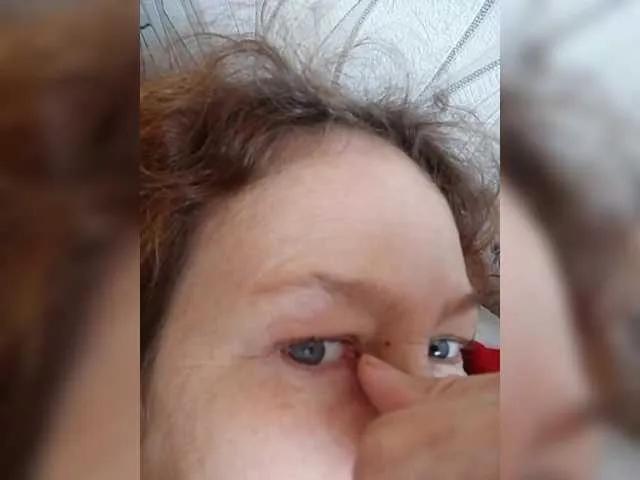 Offline Madam-oss on BongaCams