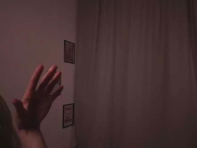 Offline Maddison on BongaCams