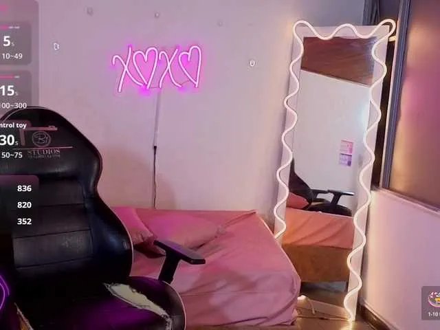 Offline Malory-tay on BongaCams