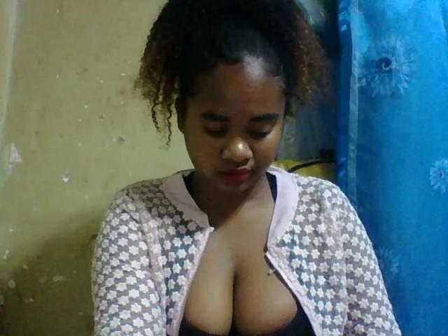 Offline Marie121 on BongaCams