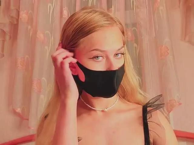 Meeeeow on BongaCams 