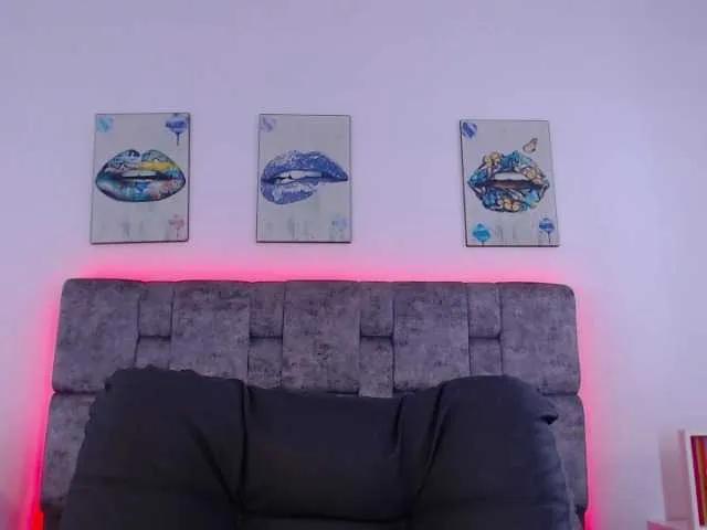 Freechat melody-doll on BongaCams