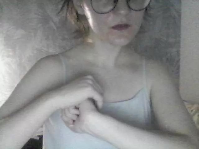 Offline meowmiuu on BongaCams