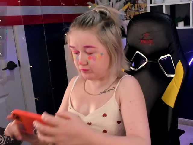 MiaFerd room chat