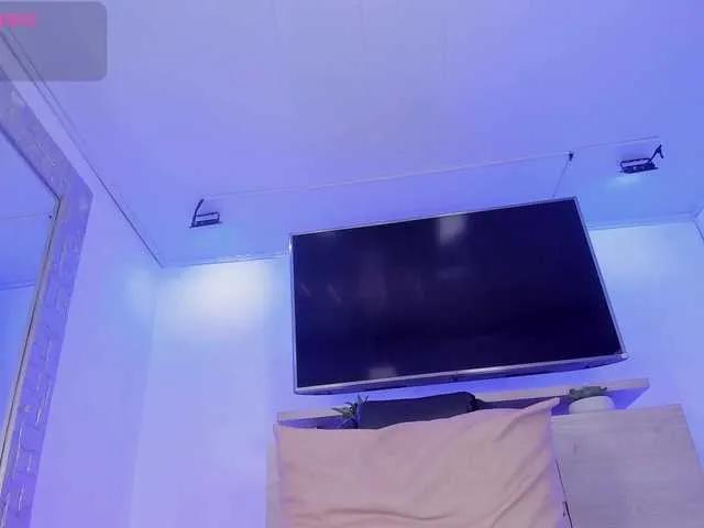 Offline Mikeyla-Russo on BongaCams