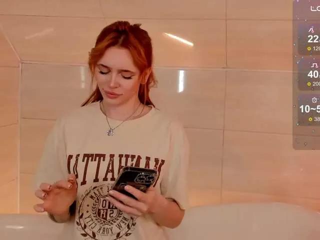 Freechat MissRedFox on BongaCams