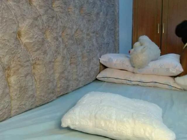 Freechat Naughty-Girl17 on BongaCams