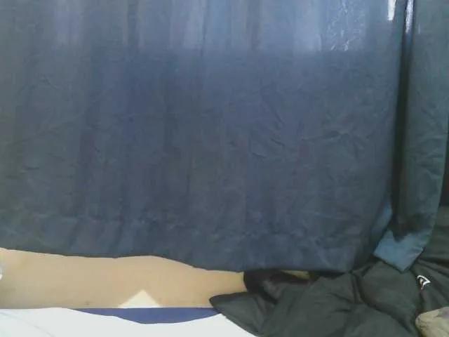 Freechat naughty-slender on BongaCams