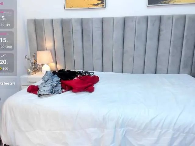 naylaa- on BongaCams