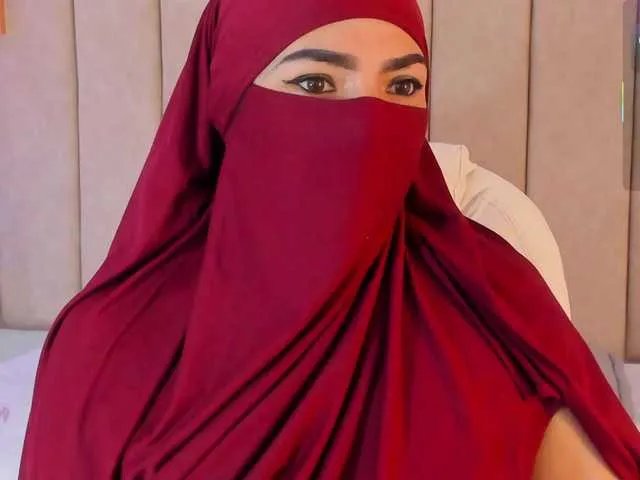 naylaa- on BongaCams