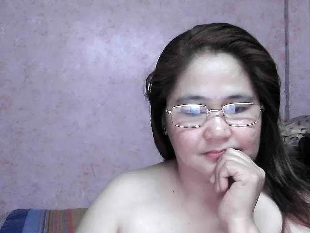 Offline NICEtitspinay on BongaCams