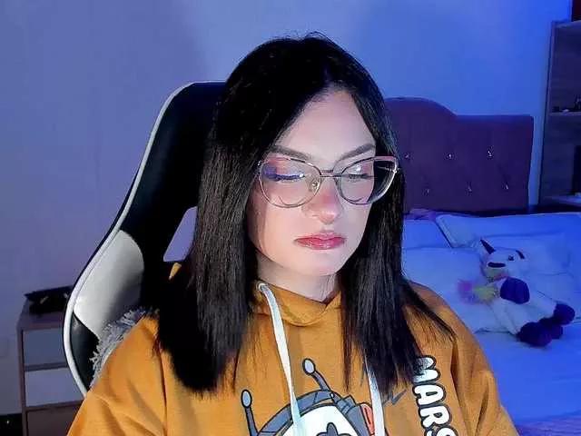 Offline OphelianaRose on BongaCams